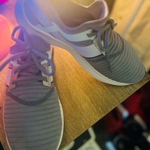 Adidas Running Shoe very good condition.